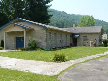 Building where the Cherokee Church of Christ meets